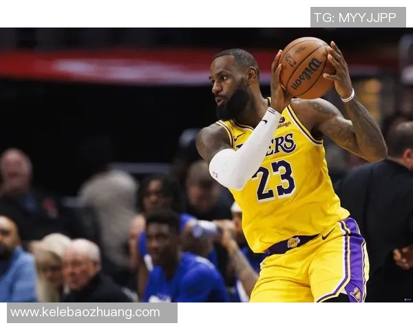 詹姆斯：从篮球场上的传奇到全球文化的影响力探索