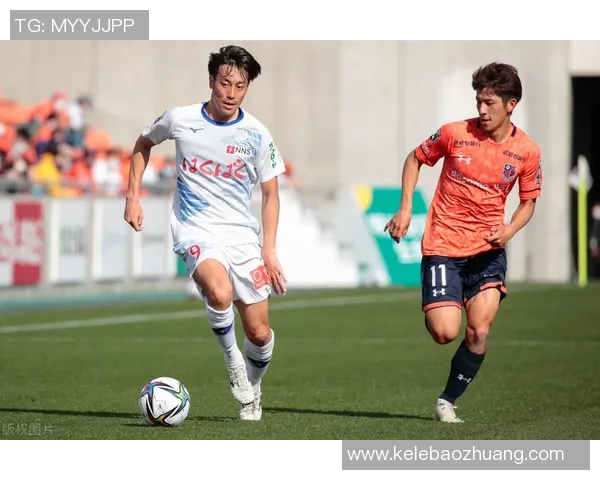 长崎成功丸与大阪樱花的激烈对决展现日本足球的魅力与激情